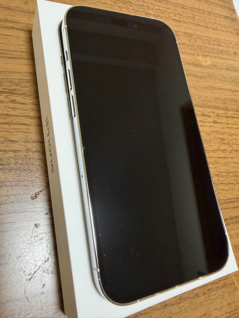 iPhone14pro 256GB シルバー SIMフリー 箱 充電ケーブルつき 美品】iPhone 14 Pro シルバー 256GB SIMフリー おまけ付 - メルカリ