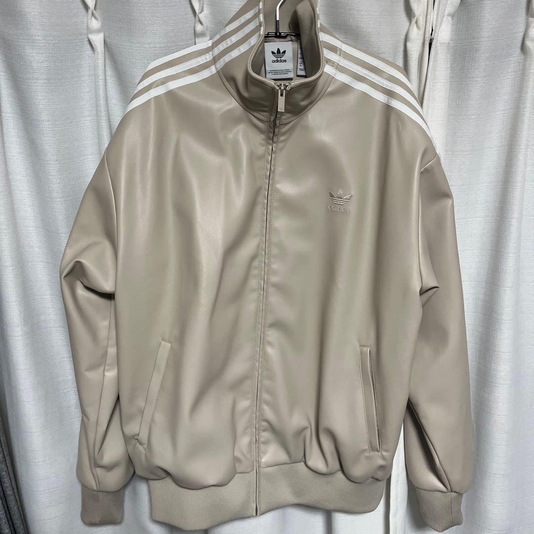 アディダス フェイクレザー 刺繍ロゴ トラックジャケット ベージュ 2XL