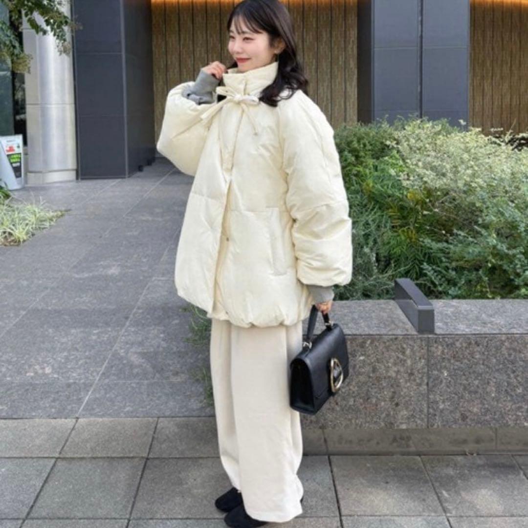 hinari ヒナリ 中綿リボンミドルコート アイボリー - メルカリ