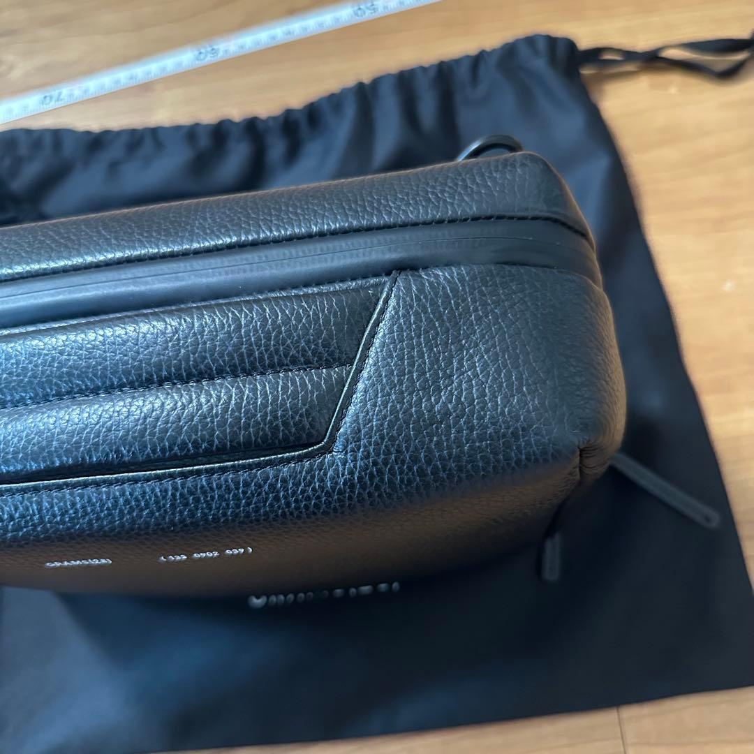 Grams(28) 133 Essential Case Max カメラバッグ - メルカリ