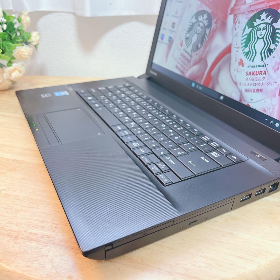 美品、メモリ8G、高速SSD、最新Win11 イラレ、オフィス2021が使える