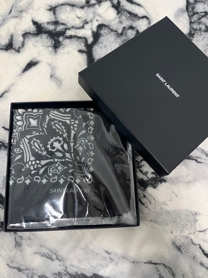 SAINT LAURENT バンダナ柄スカーフ スカーフ カシミヤ シルク ペイズリー柄 バンダナ ブラック（2023/07