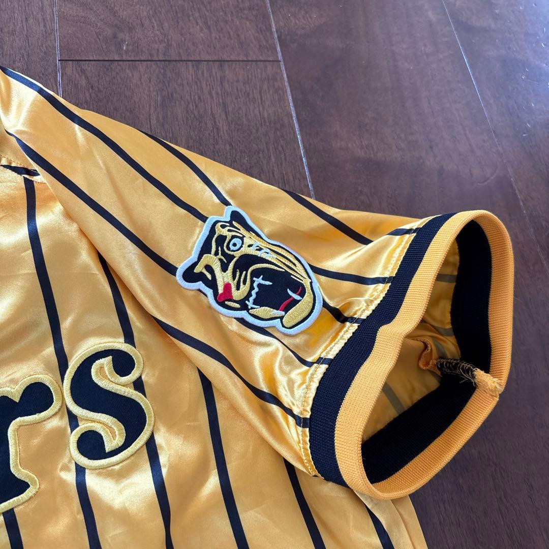 希少】阪神タイガース猛虎列伝全巻購入者特典ゴールドレアユニフォーム