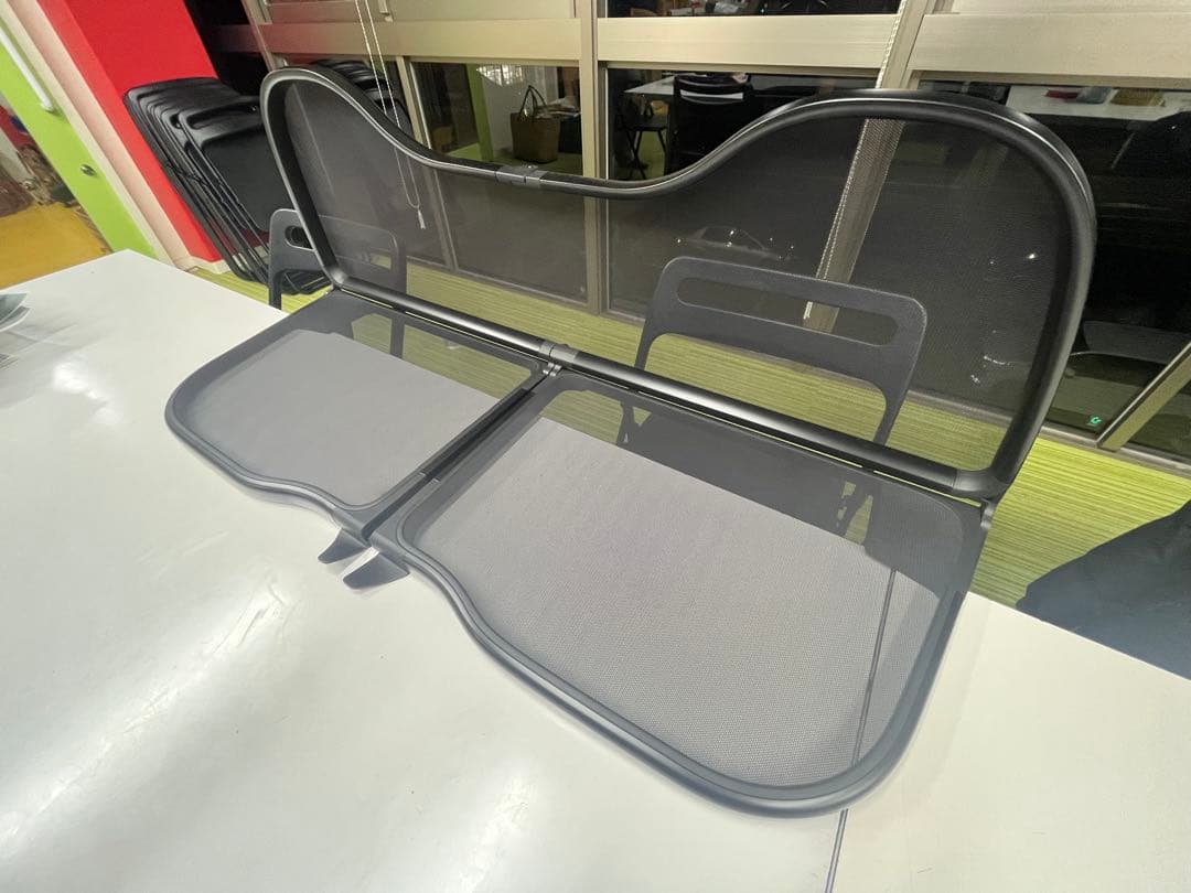 ニュービートル　ガブリオレ　ウインドディフレクター　ケース付き ウインドストップ / ニュービートル & ザビートルショップのバグズゴーゴー