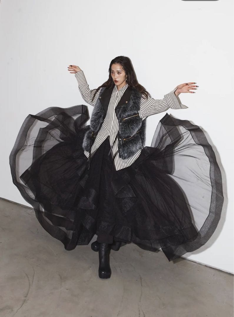 ANDREA&Co. AUBREYファーベスト＋ボリュームフリルチュールスカート