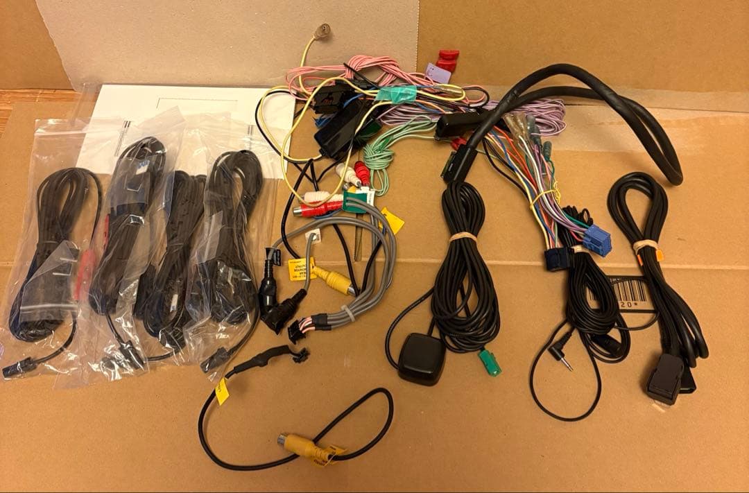 m*a様 カロッツェリア AVIC-VH0999 SSD 2024地図 クルーズ - メルカリ