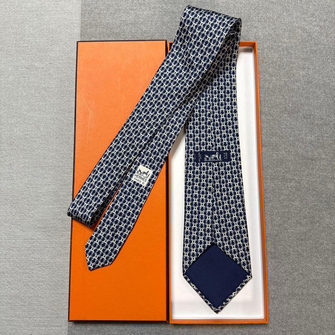 美品 エルメス ネクタイ 紺 幾何学模様 シルク - メルカリ
