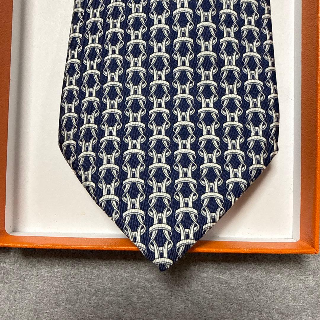 美品 エルメス ネクタイ 紺 幾何学模様 シルク - メルカリ