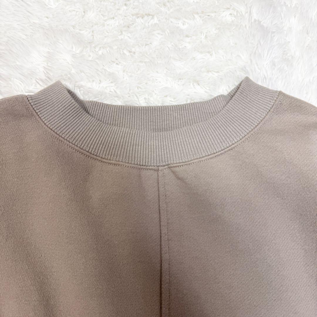 ビアズリー】☆近年☆袖口フリルトレーナー モカFREE - メルカリ