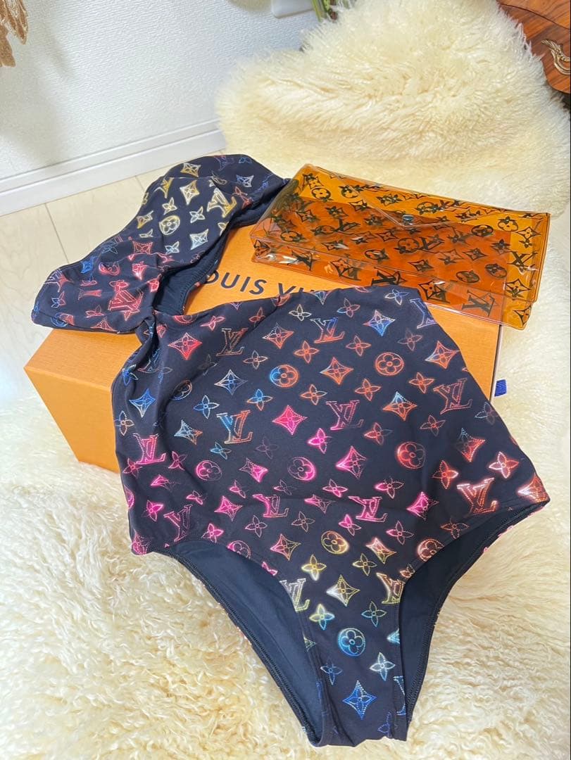 LOUIS VUITTON ワンピース水着 34サイズ 試着のみ!!超美品!!