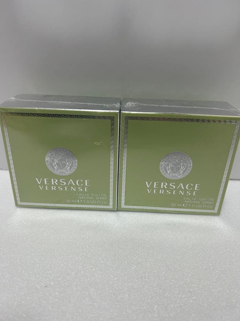 ヴェルサーチ ヴェルセンス オードトワレ 30ml　２個セット Amazon.co.jp: ヴェルサーチェ ヴェルセンス オードトワレ 30ml(並行