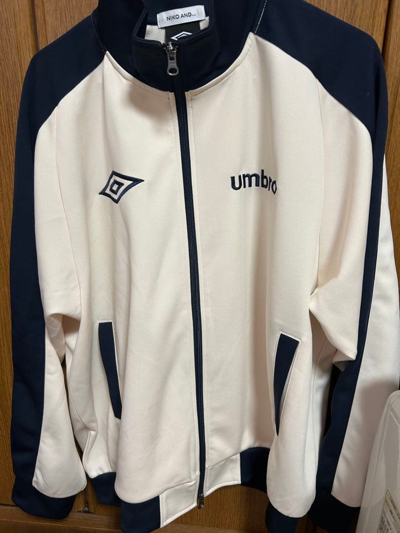 UMBRO 別注 トラックジャケット niko and - メルカリ