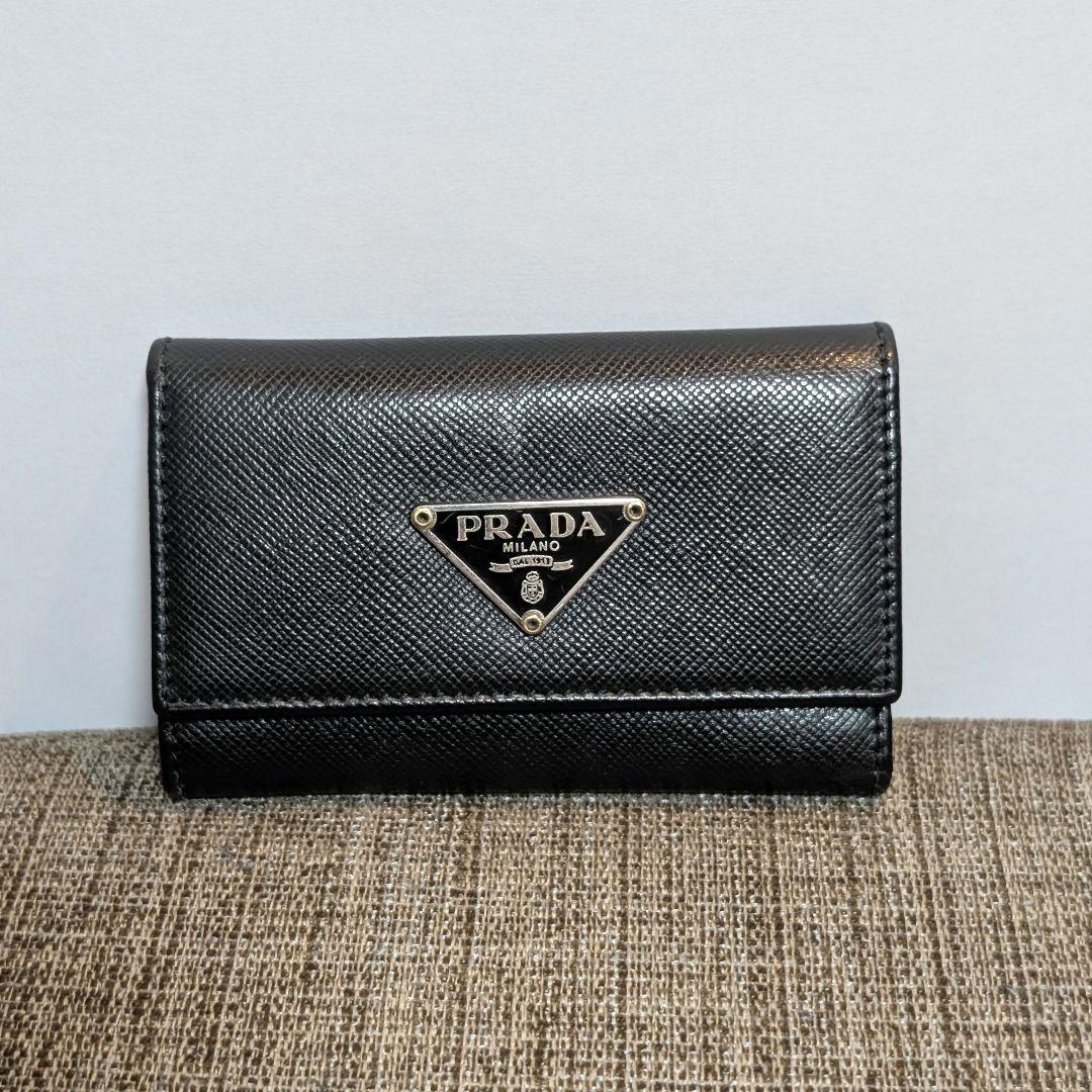 PRADA ブラック レザー キーケース - メルカリ