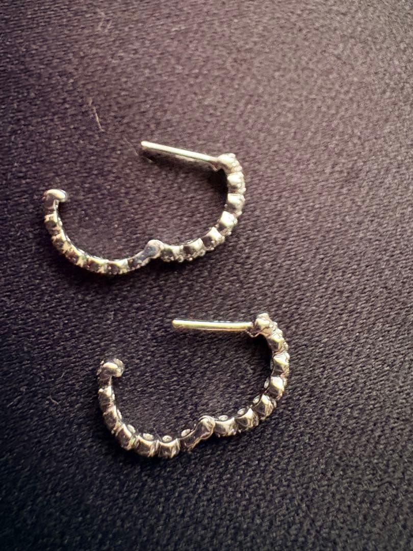 ダイヤモンド　k18WG フープピアス　中折れ式 0.06ct(0.03×2)