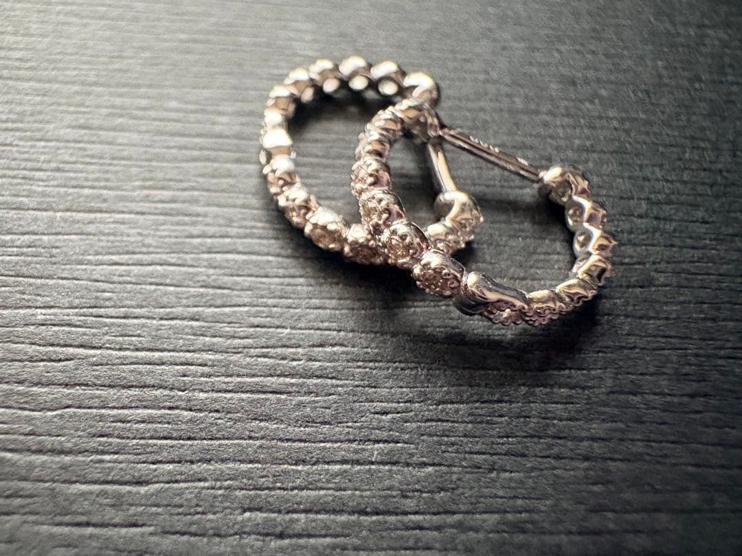 ダイヤモンド　k18WG フープピアス　中折れ式 0.06ct(0.03×2)