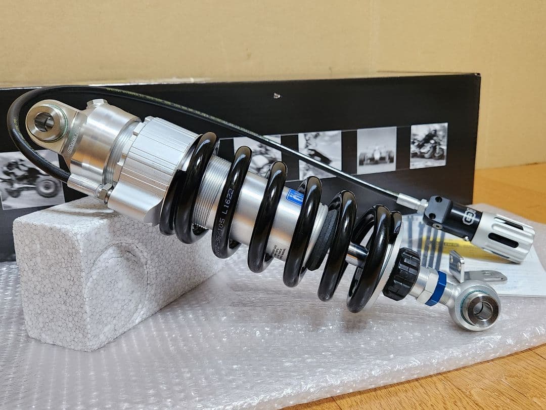 オーリンズ｜リアサスペンション｜M8 ソフテイル(18-)｜HD505 - メルカリ