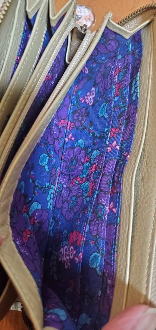 完売品‼️ANNA SUI/セルバン ラウンド長財布/ゴールドホワイト - メルカリ