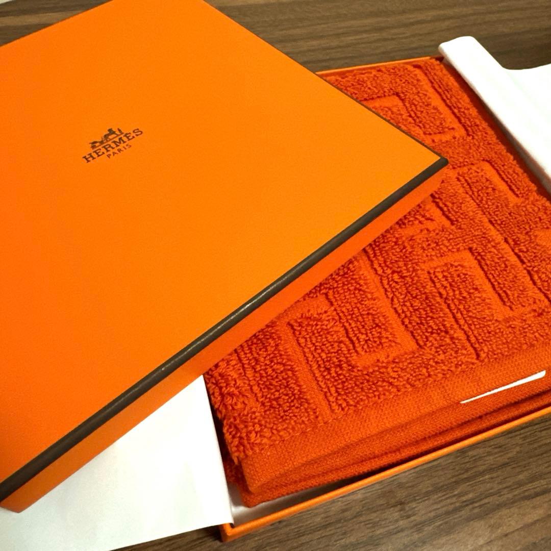HERMES カレ・タオル《ステアーズ》 オレンジ