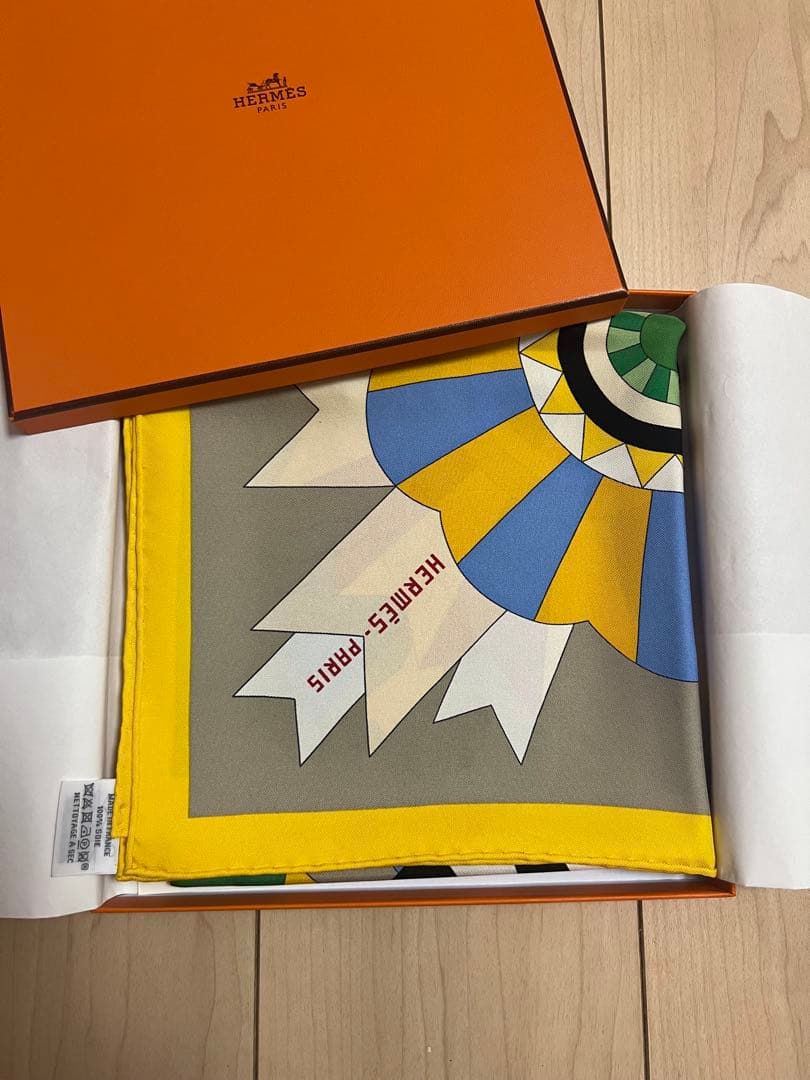 美品　エルメス スカーフ カレ90 《シュヴァル・ドゥ・フェット》
