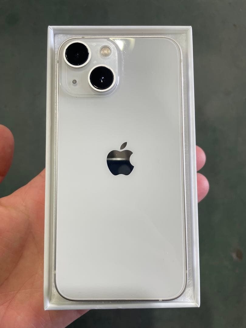 Apple iPhone 13 mini ホワイト 本体【美品】 - メルカリ