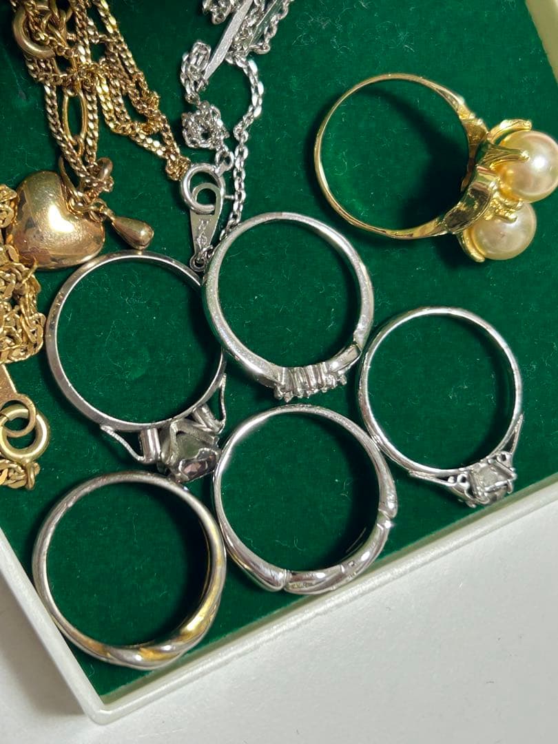 遺品整理 アクセサリー まとめ売り イミテーション - メルカリ