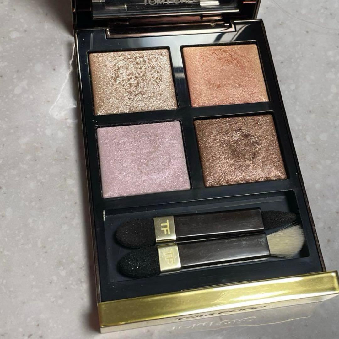 ル ブラン ブライトニング コンパクトB10 ・トムフォード ローズ