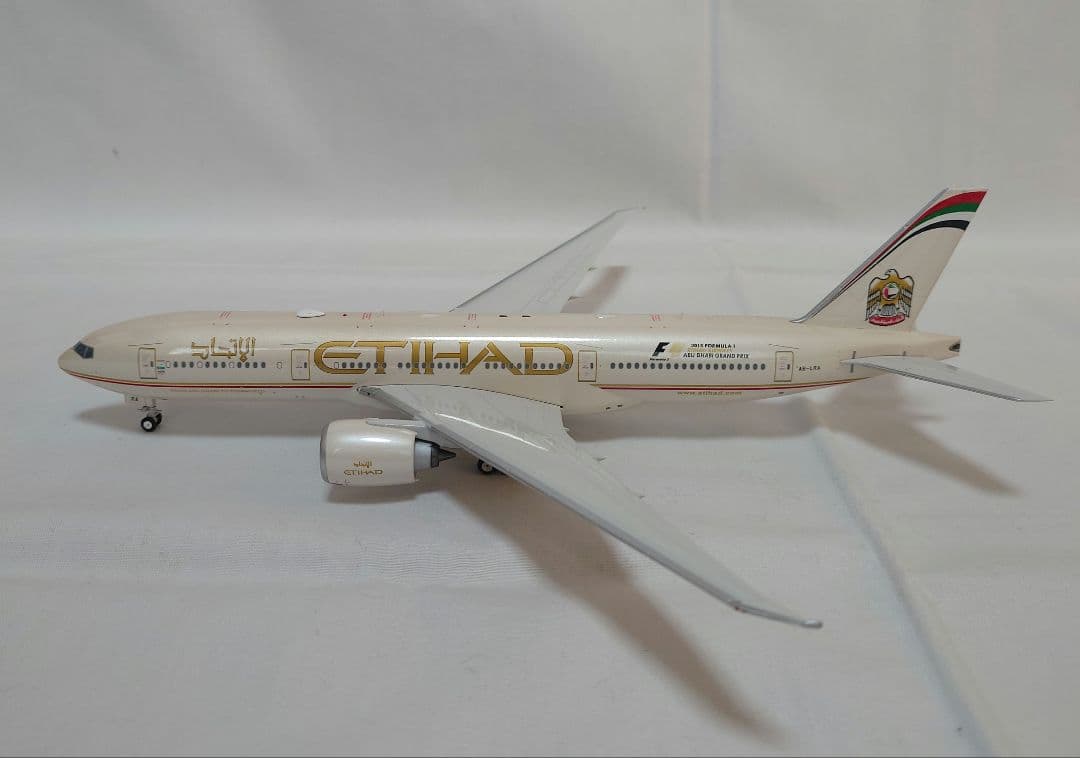 エティハド航空 BOEING 777-200LR 1/200スケールの通販はau PAY