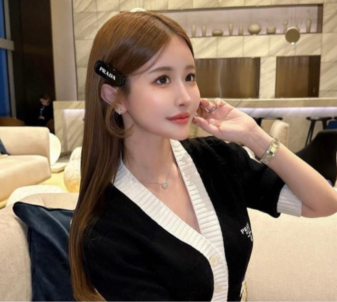 確実正規品【PRADA】プレックス ヘアクリップ 新品・未使用 - メルカリ