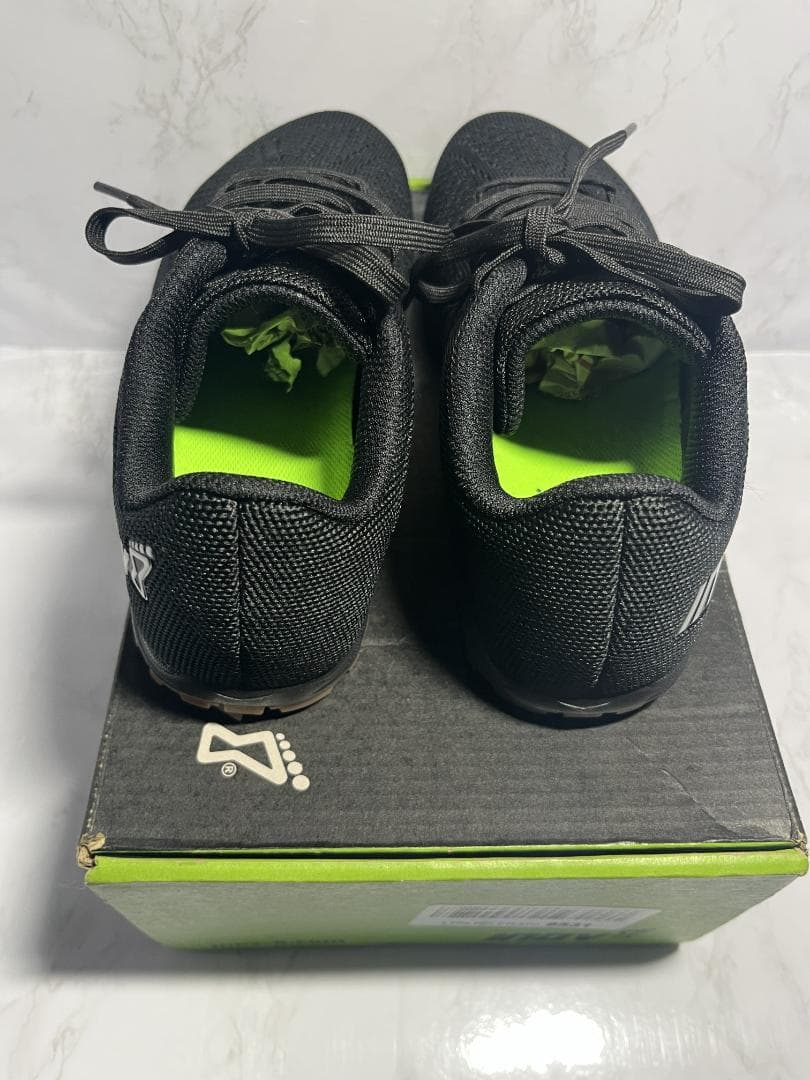 最終お値下げ！ INOV-8 レディース スニーカー 26.5cm ブラック