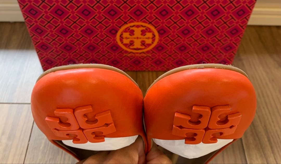 【美品】Tory Burchフラットシューズ 朱色 オレンジ／23.5cm