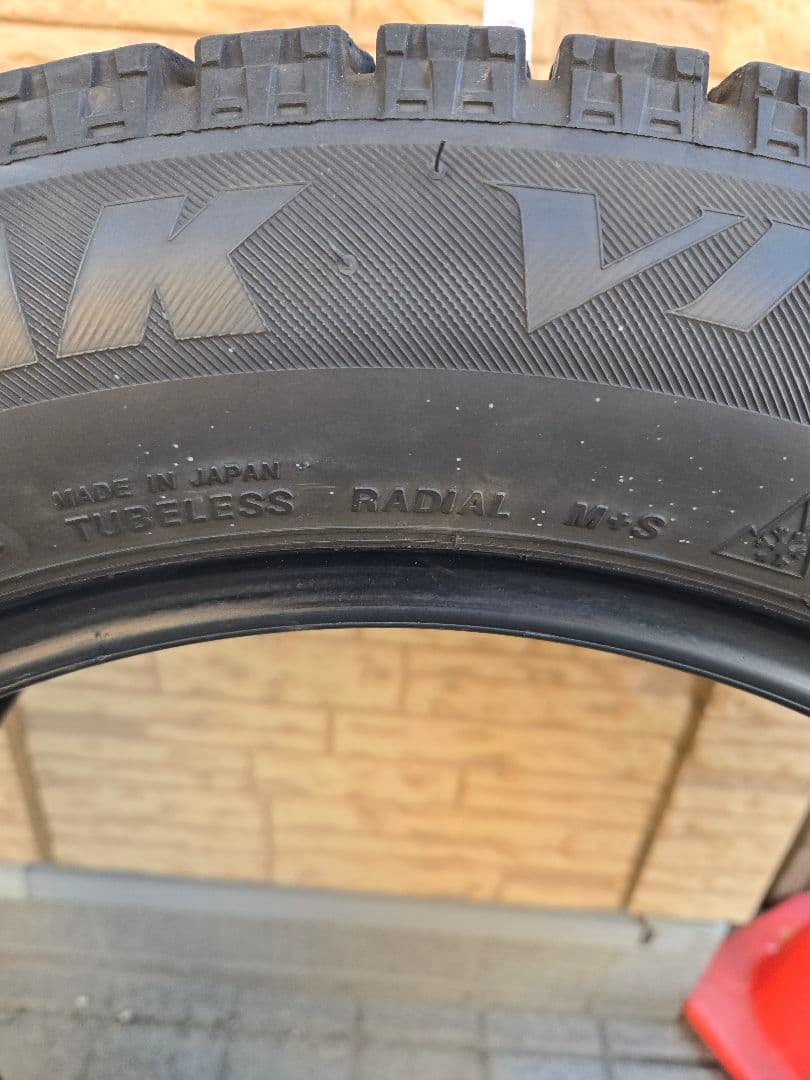 ブリジストン　スタッドレスタイヤ　215/55/R17 ２本セット