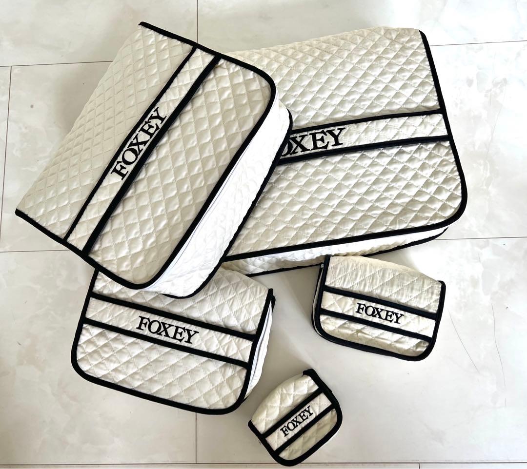 フォクシー FOXEY トラベルポーチ バニティ ポーチ 衣類ケース - メルカリ