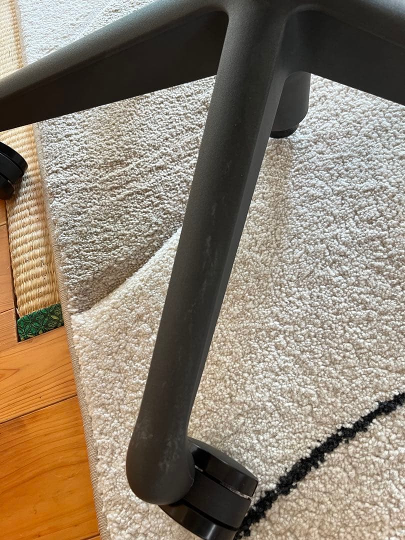 「クリップナッツ」《美品》アーロンチェア リマスタード Bサイズ