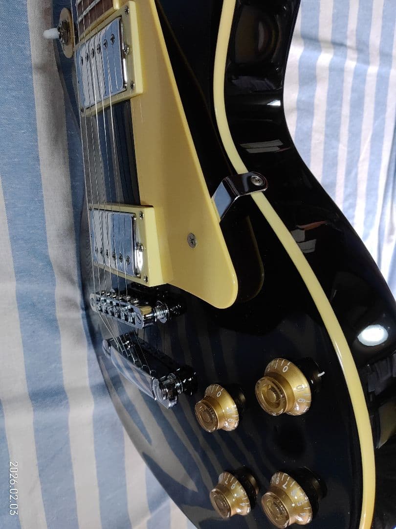 K・GarageのレスポールタイプセットネックのLost Pearlモデル美品