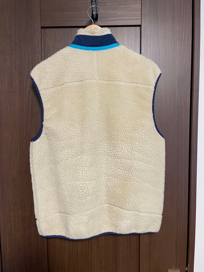 patagonia フリース ベスト M クリーム/ネイビー - メルカリ
