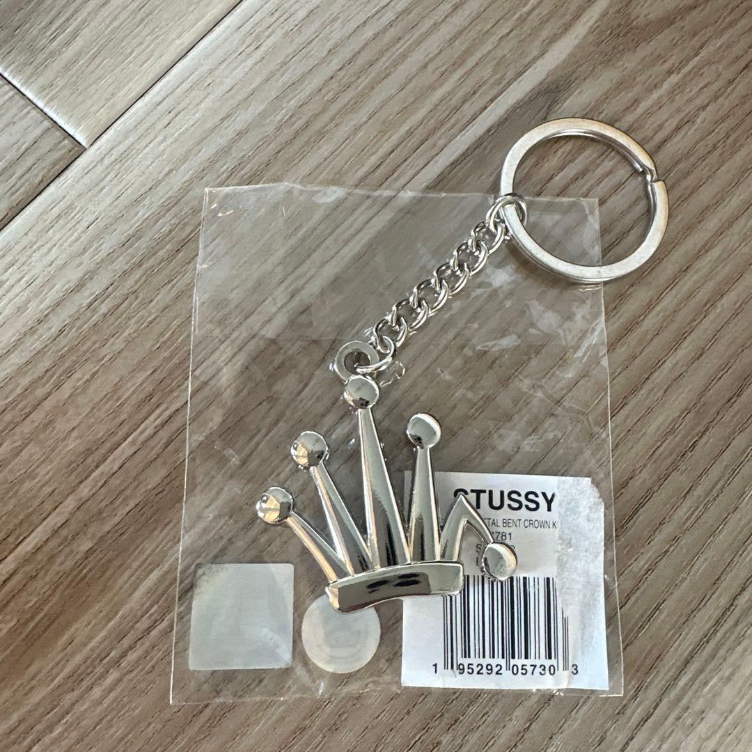新品未使用 STUSSY ステューシー キーホルダー 王冠 アクセサリー