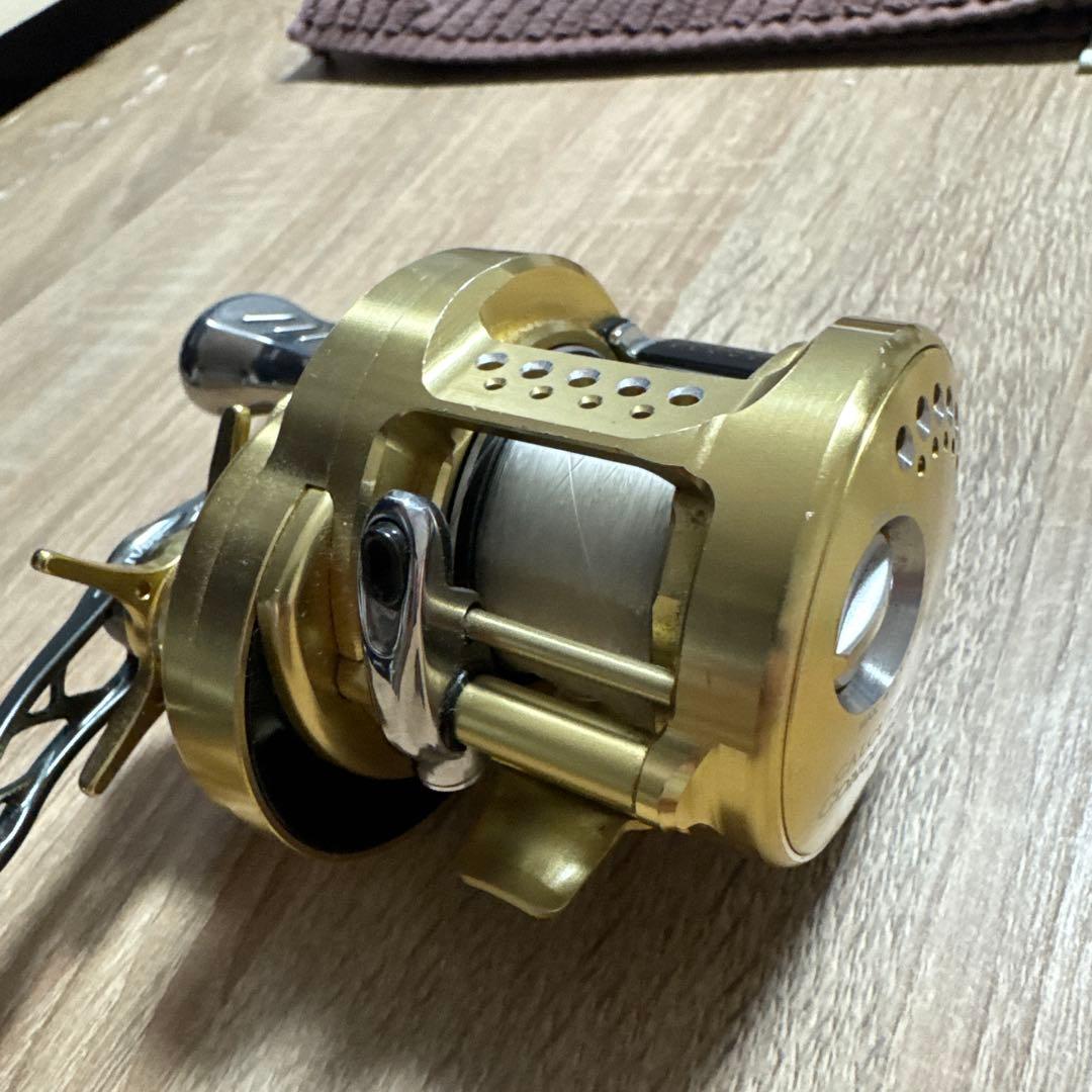 ト*ウ様 カルカッタコンクエスト200 リブレハンドル付き！ - メルカリ