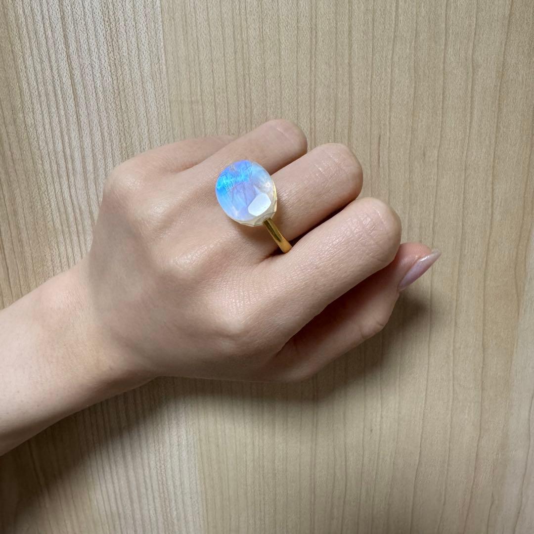 マリーエレーヌ ドゥ タイヤック レインボームーンストーン カボション