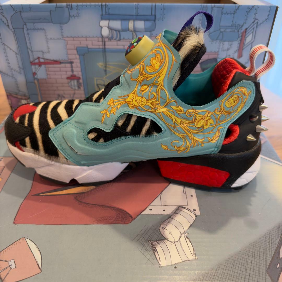 美品Reebok インスタポンプフューリー ミニオンコラボ 23.5cm