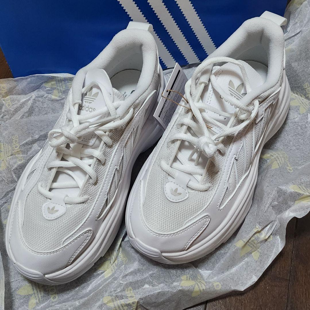新品未使用　adidas OZGAIA W 24.0cm ホワイト