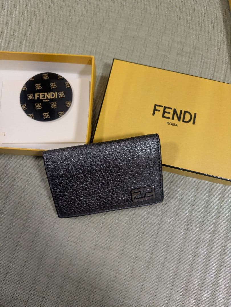 フェンディ　ビジネスカードケース　名刺入れ　カードケース　レザー　ウィメンズ FENDI（フェンディ） 中古 名刺入れ レディース ブランド セレリア