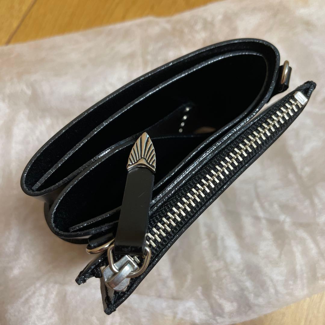 TOGA PULLA 二つ折り財布 黒 ショルダータイプ トーガ 箱付き - メルカリ