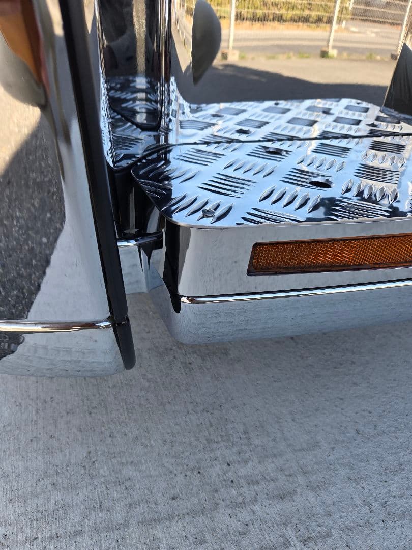 24スーパーグレート サイドステップアルミ縞板×鏡面ステンボルトナット