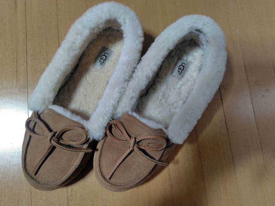 UGG ムートン モカシン ローファー ソラーナ SOLANA 25 US8 - メルカリ