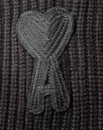 新品】 AMI PARISセーターVネックニット ネイビーM - メルカリ