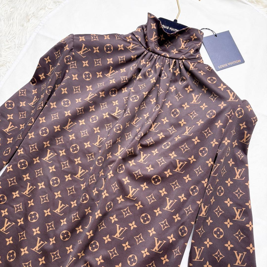 ルイヴィトン タグ付き新品未使用 モノグラム総柄ブラウス バック