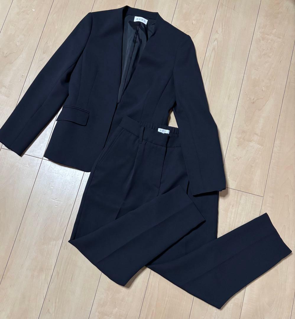 J プラステ　2WAYストレッチカラーレスジャケット・テーパードパンツ PLST(プラステ)の「PLST 2WAYストレッチテーパードパンツ」 - PARTE