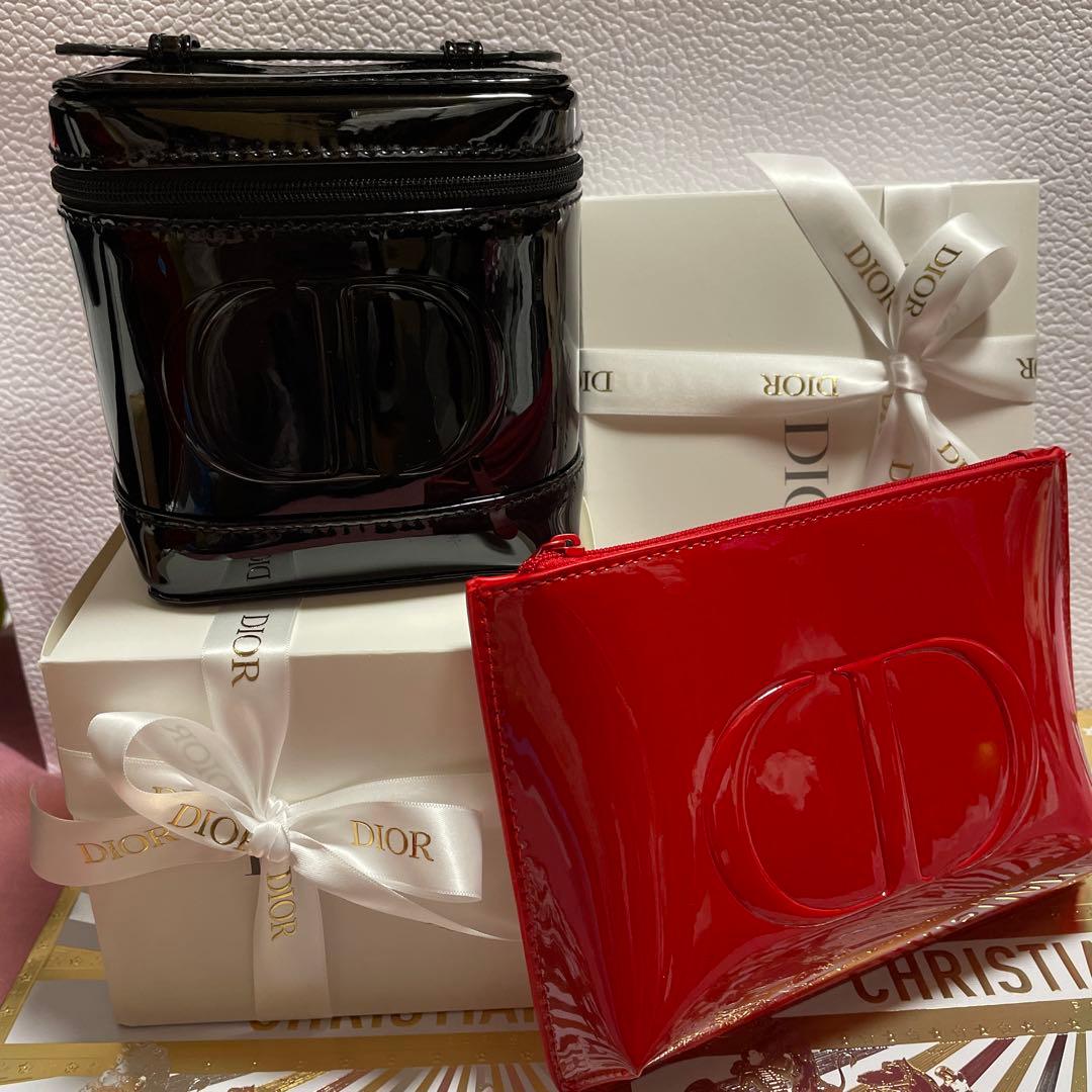 ディオール バニティポーチ 黒 エナメル と赤エナメルポーチ 2026