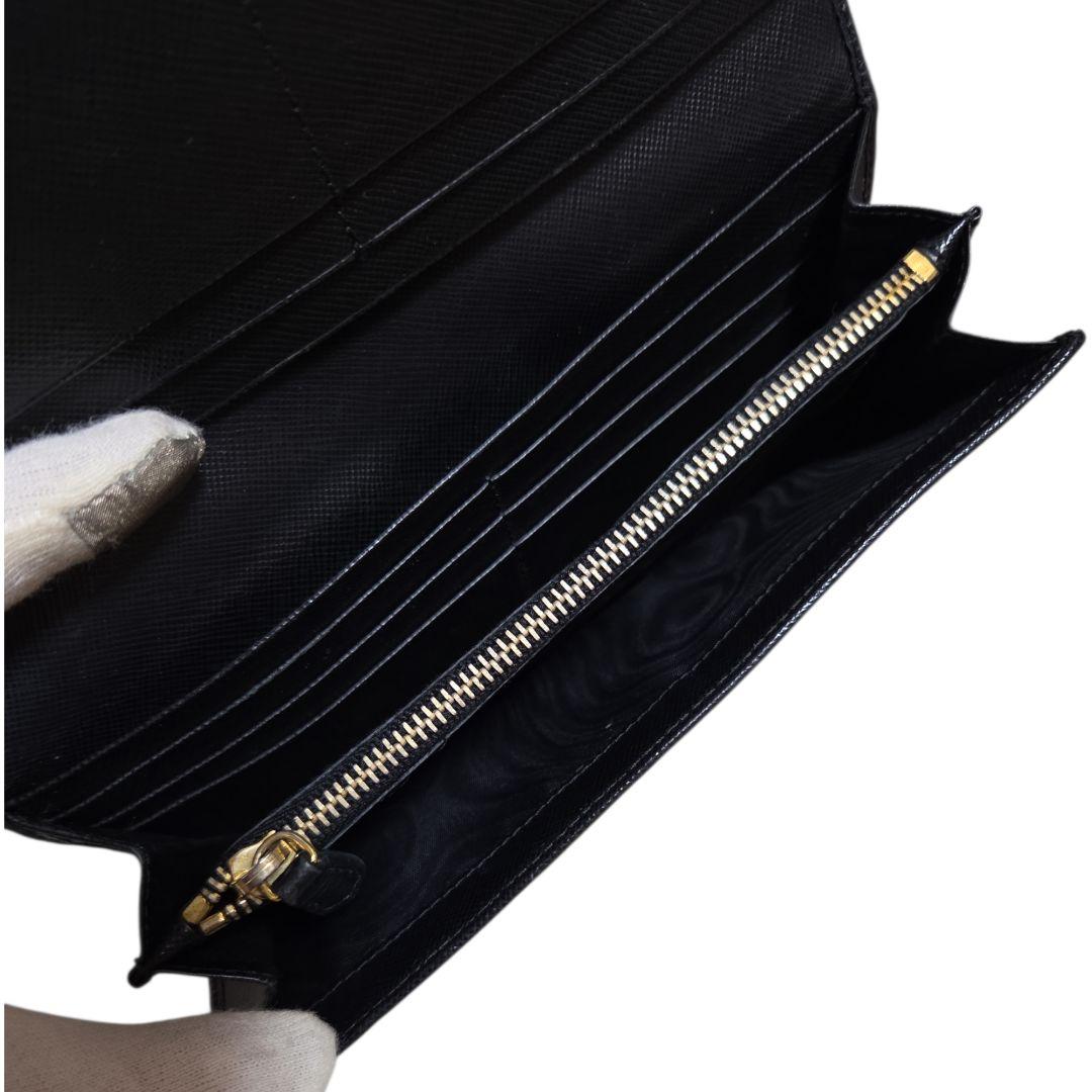 プラダ 2つ折り長財布 サイフィアーノレザー 三角プレート 黒 - メルカリ