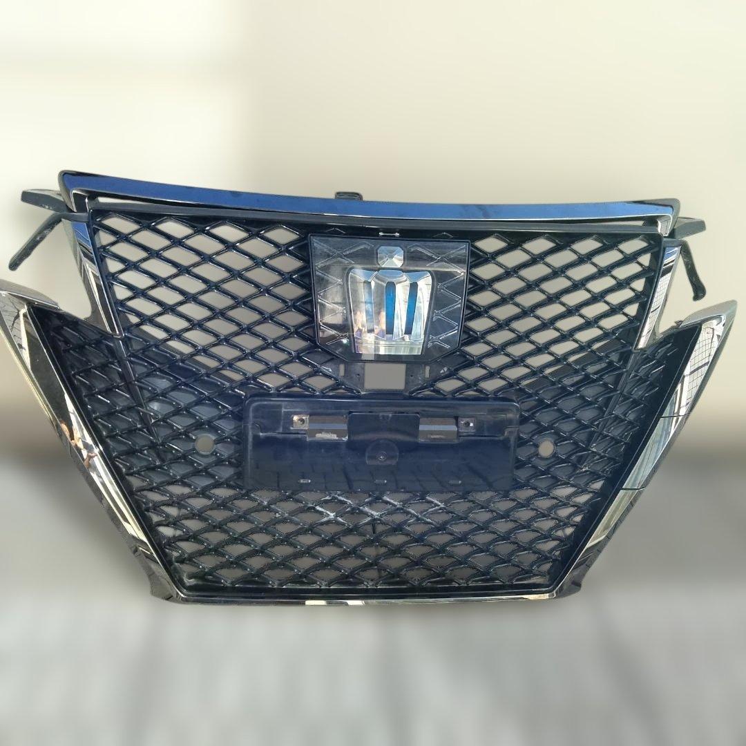 もやしさん専用 210　クラウン　アスリート　グリル　後期最終　Jフロンティア 漆黒のグリルが目を引く、「トヨタ・クラウン」の特別仕様車登場